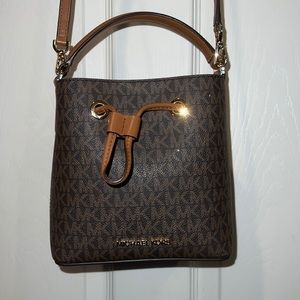 Small Michael Kors Bucket Bag
